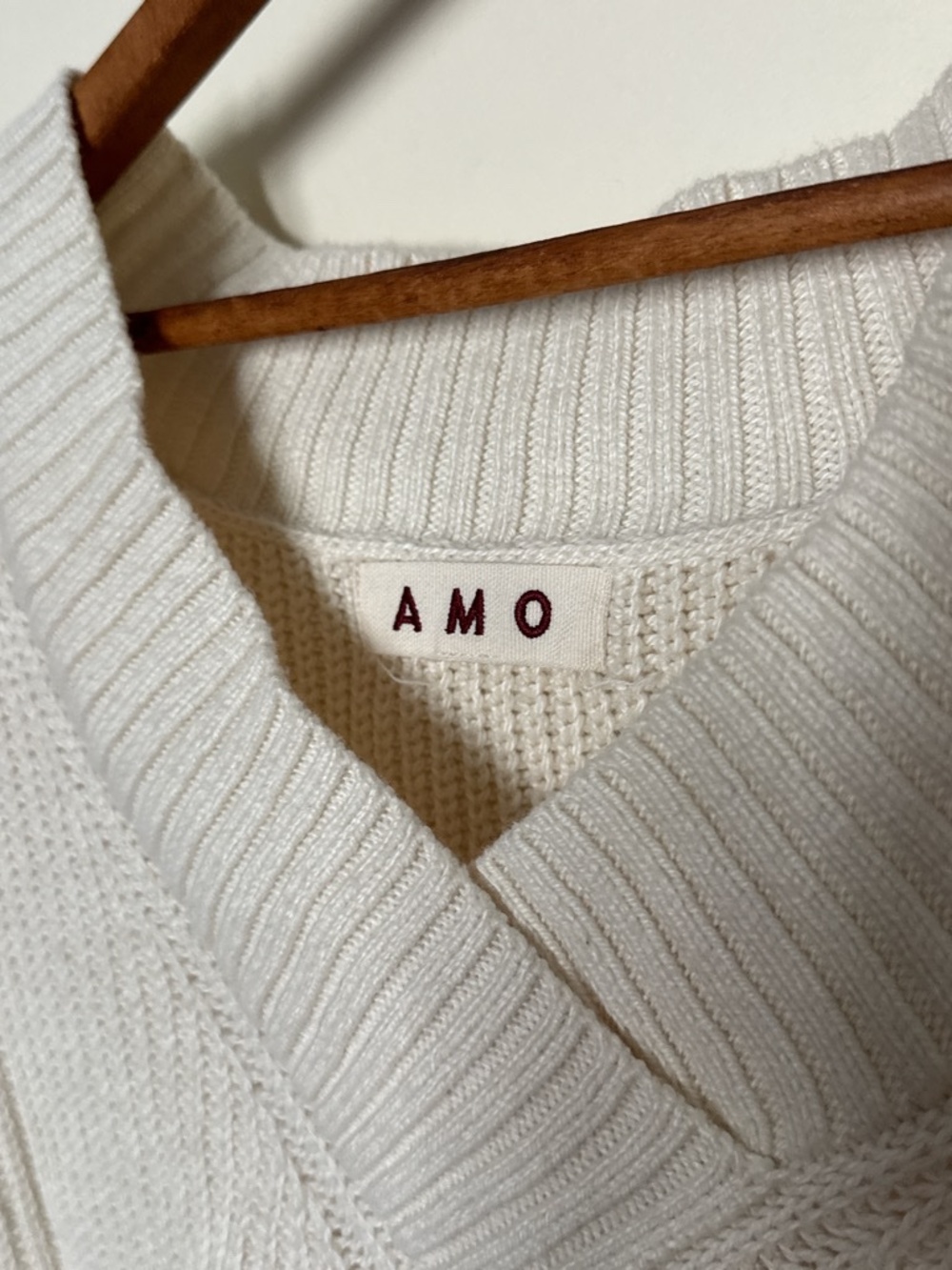AMÒ Sweater - Picture 2 of 5